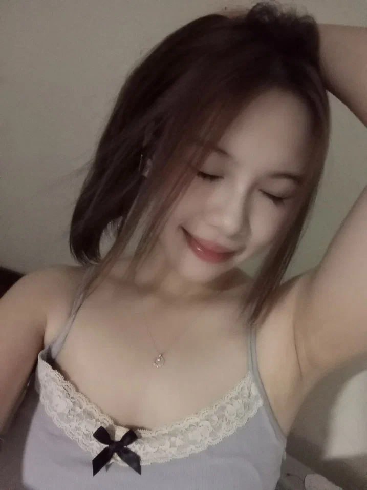 Bị nhốt trong căn phòng ngập rác với tên thất nghiệp biến thái