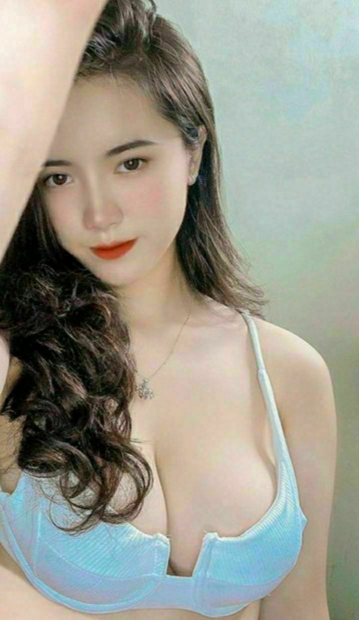 Con đĩ Cangzhou lộ mặt và thủ dâm để xin quan hệ tình dục
